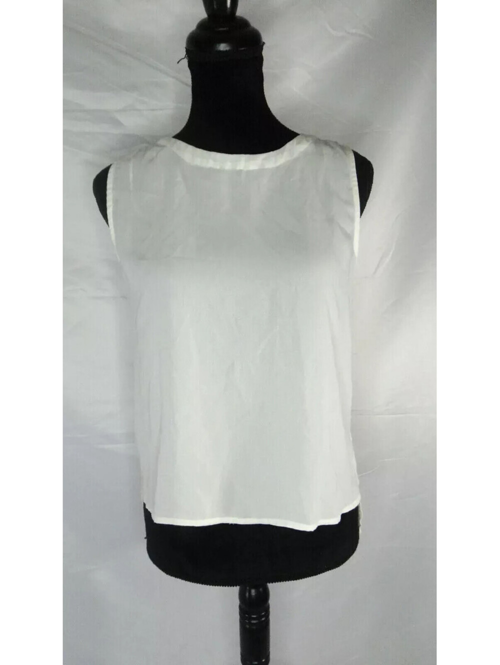 Cotton Candy Womens Sleeveless Top Blouse Shirt with Cutout Back White Small NEW